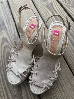 Elaine Turner Metallic Beige Slingback Wedge Sandals 7.5